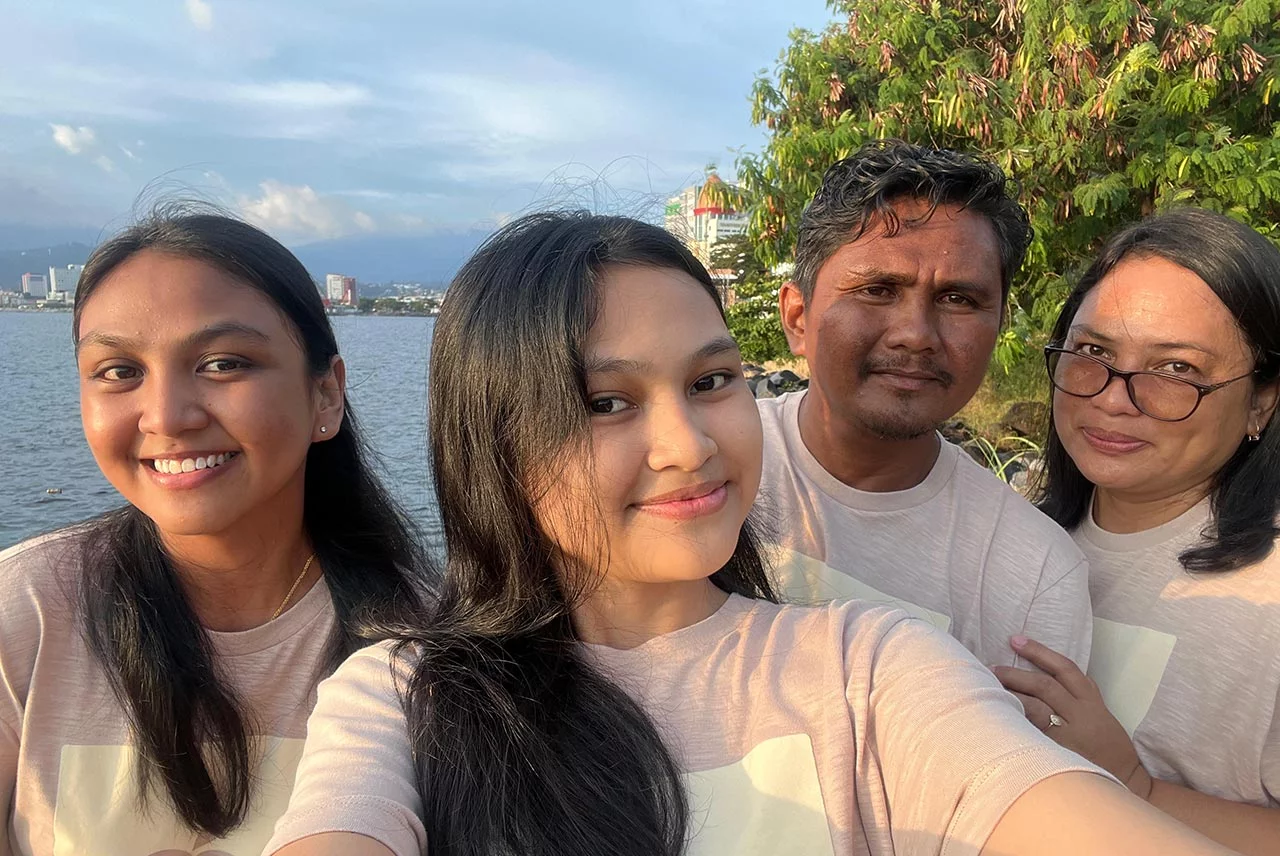 Helmus Family - Bunaken